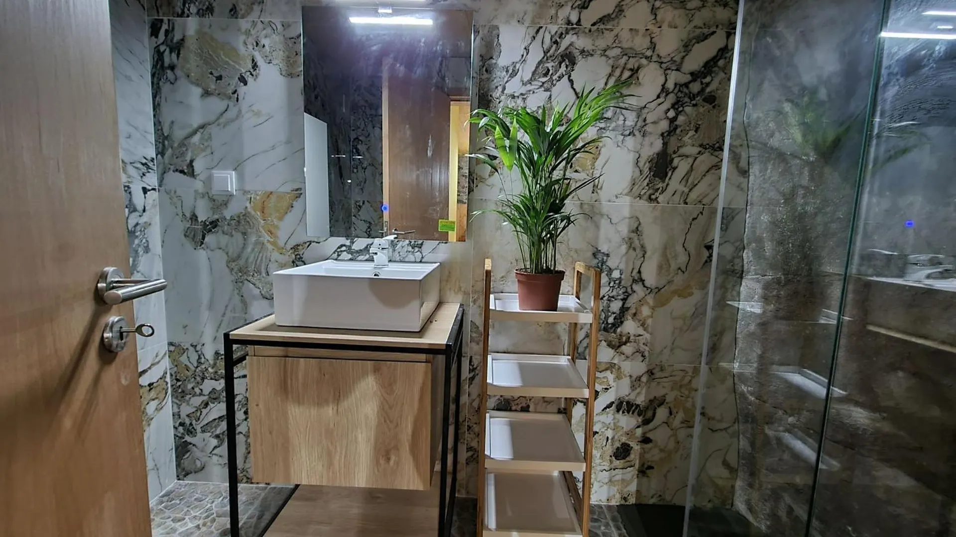 Room In Studio - Discover Magical Calheta Estreito Da Calheta Гостевой дом